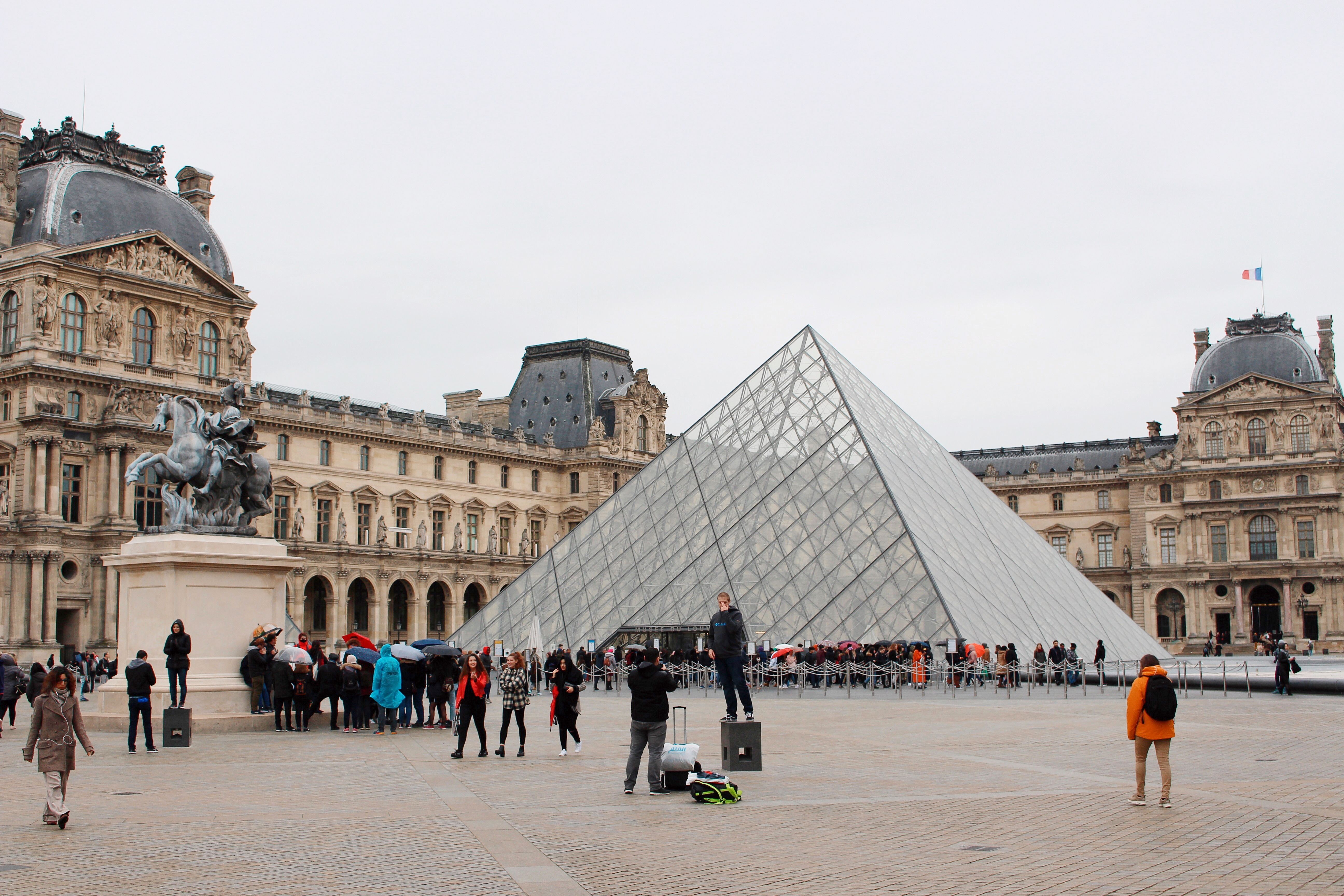 La piramide del Louvre compie 30 anni nel 2019